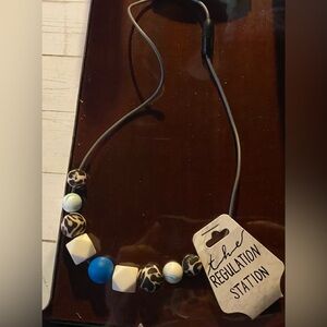 Silicone nursing/breastfeeding necklace (New)